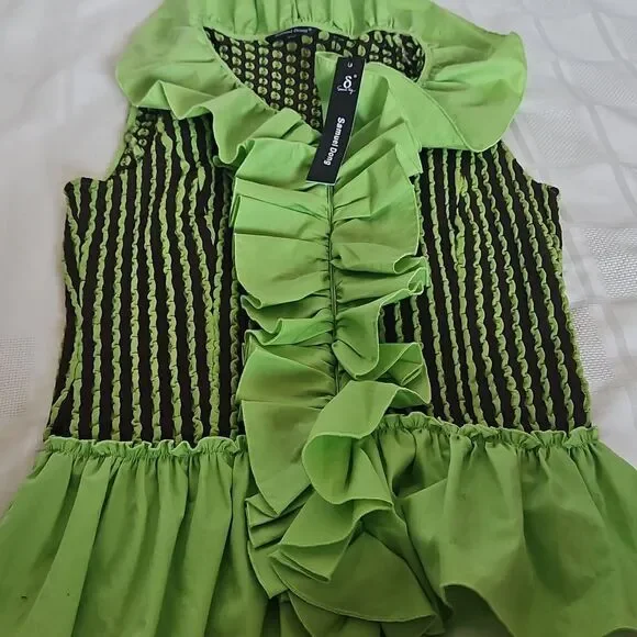 Green Ruffled Women's Top - Picture 15 of 16
